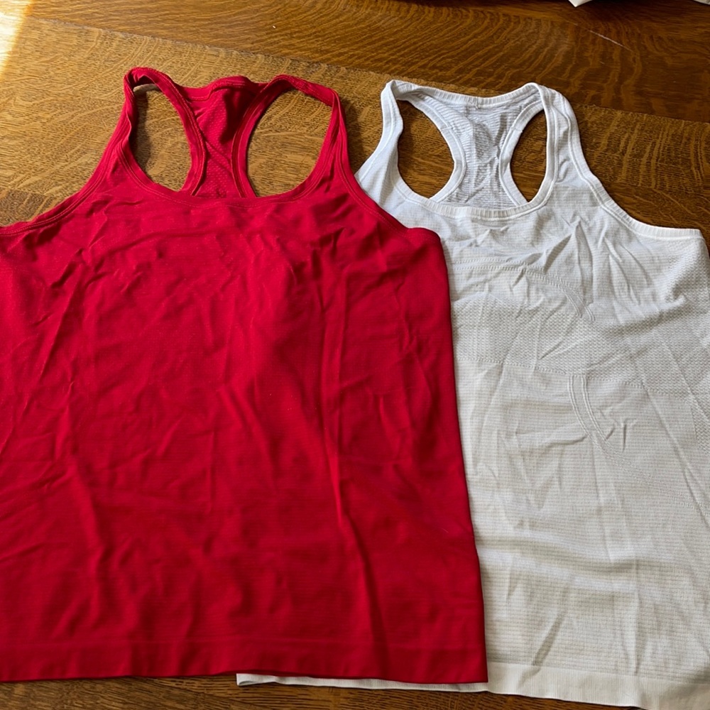 2 lululemon workout tanks